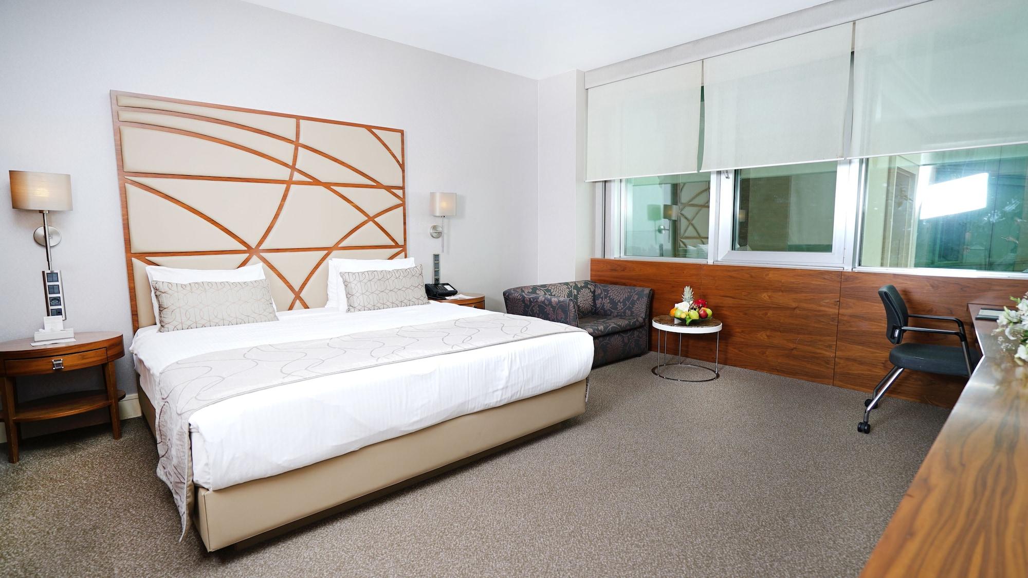Cevahir Hotel Istanbul Asia Экстерьер фото A room at the hotel