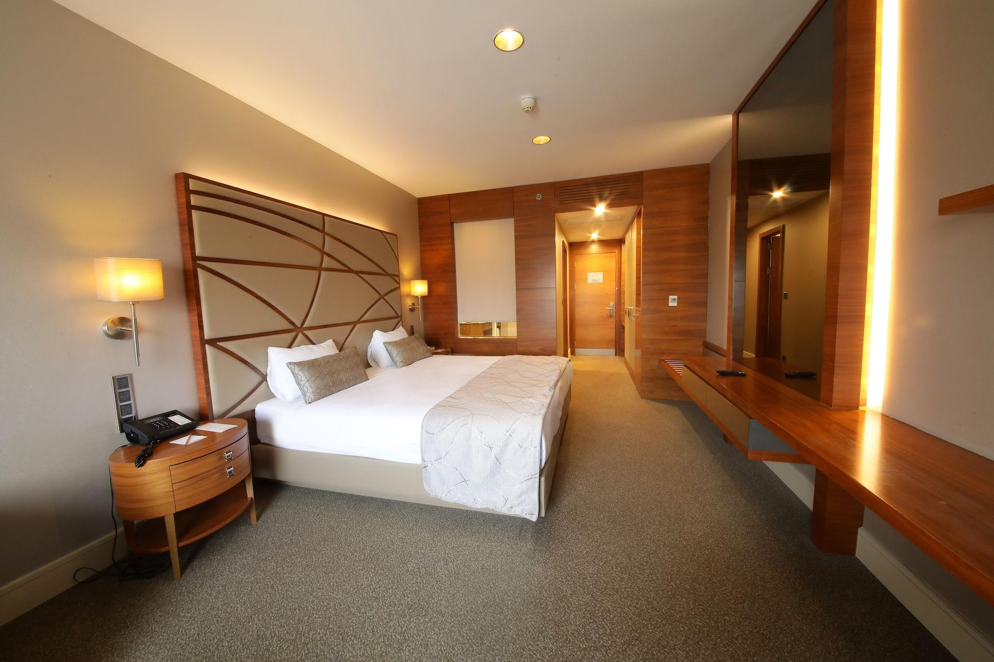 Cevahir Hotel Istanbul Asia Экстерьер фото A room at the hotel