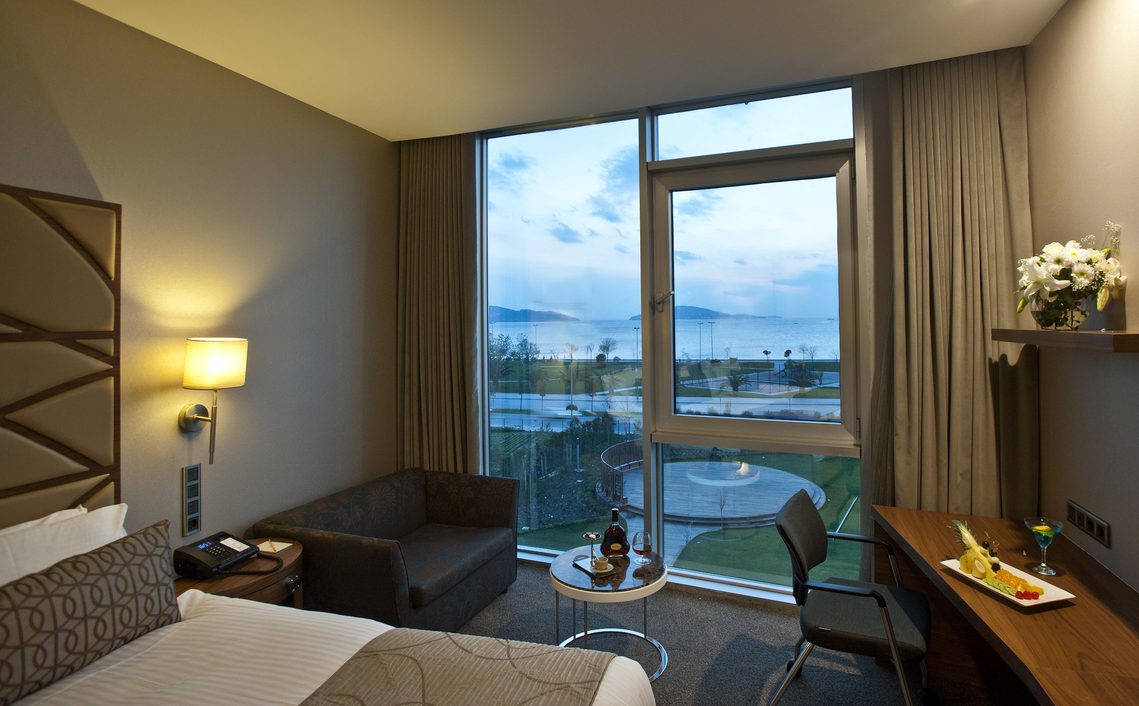 Cevahir Hotel Istanbul Asia Экстерьер фото A room at the hotel