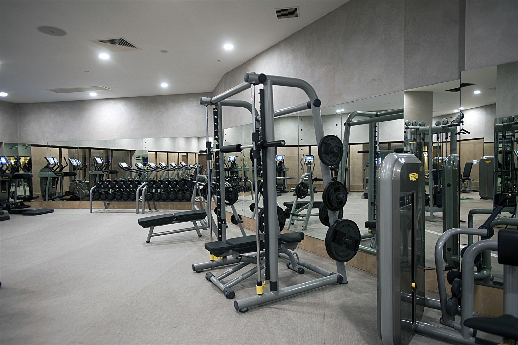 Cevahir Hotel Istanbul Asia Экстерьер фото A gym in a hotel