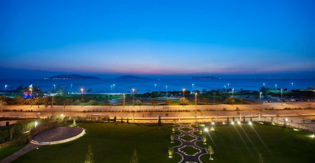 Cevahir Hotel Istanbul Asia Экстерьер фото View of the park at night
