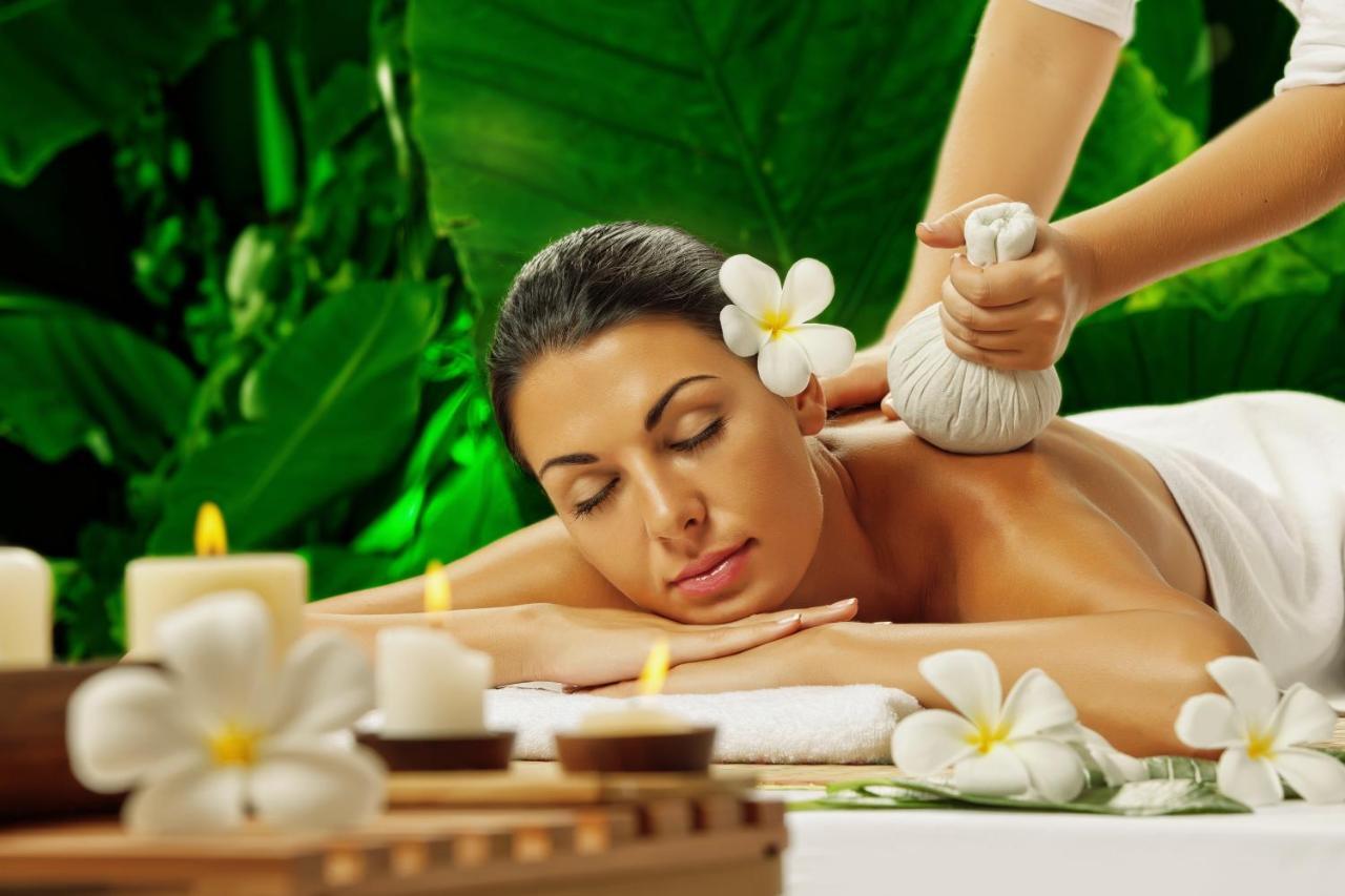 Cevahir Hotel Istanbul Asia Экстерьер фото Thai herbal compress massage